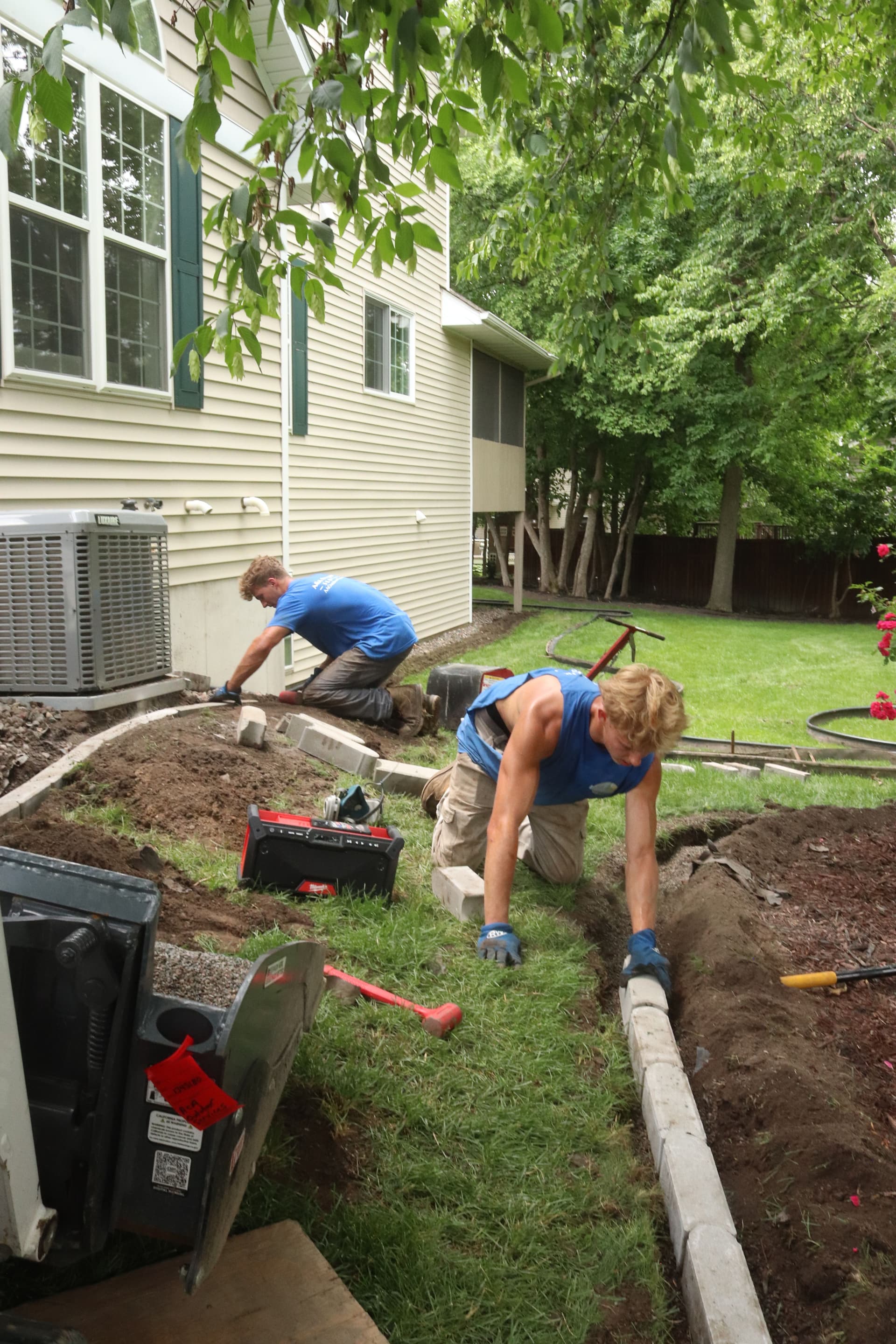 Gallery photos for 400+ Feet of Bullet Edging Gives This Minnesota Yard Sharp Defined Beds: Image #4
