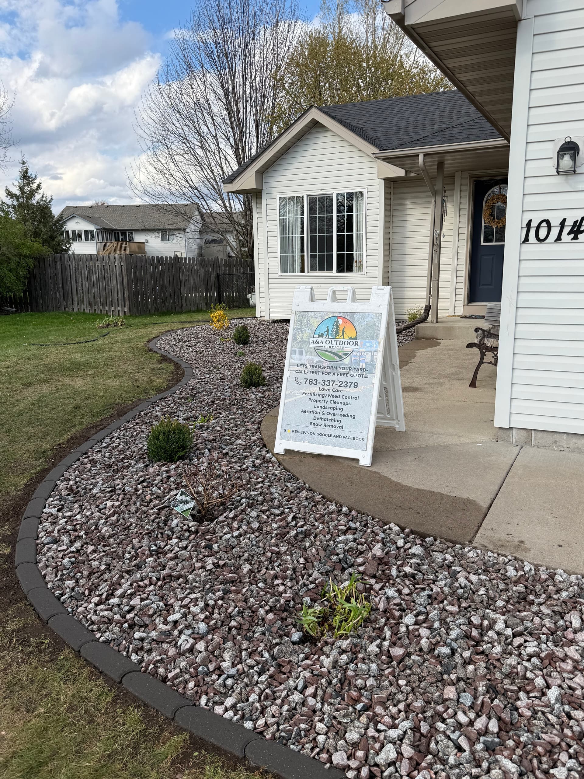 Gallery photos for Overgrown Landscape Beds Cleaned Up and Rebuilt Right: Image #1