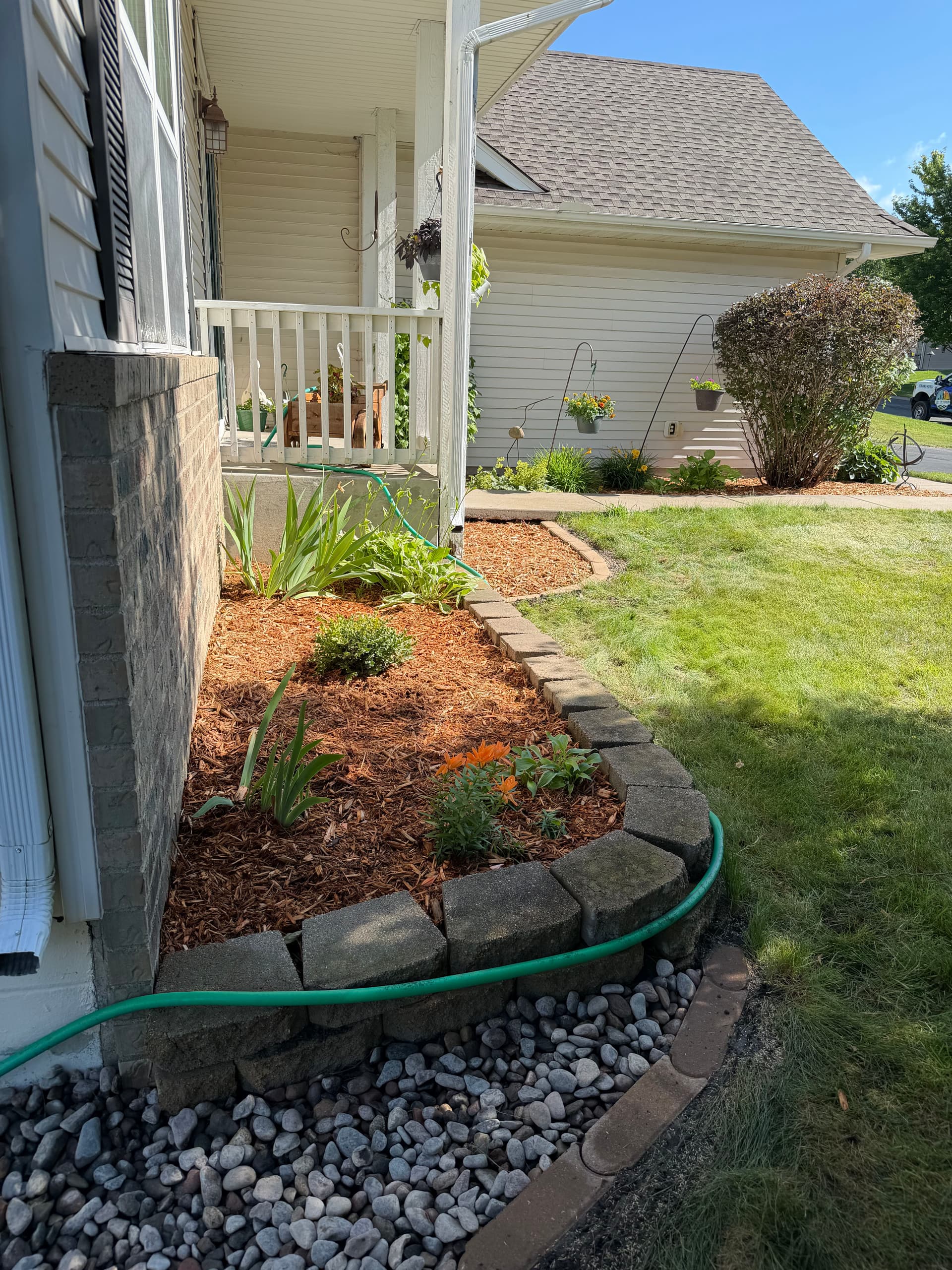 Gallery photos for Overgrown Beds Cleaned Out and Rebuilt for Low-Maintenance Living: Image #6