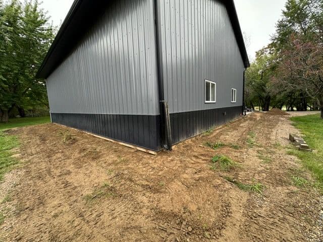 Gallery photos for Seamless Stone Edging Around Commercial Building: Image #2